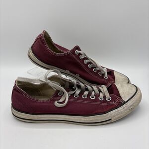 Converse Chuck Taylor All Star Low Tops Women’s Size 11 Maroon